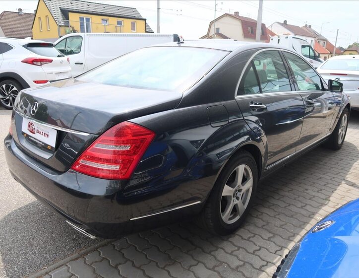 Mercedes-Benz Třídy S Sedan 3,0 l 190 kw