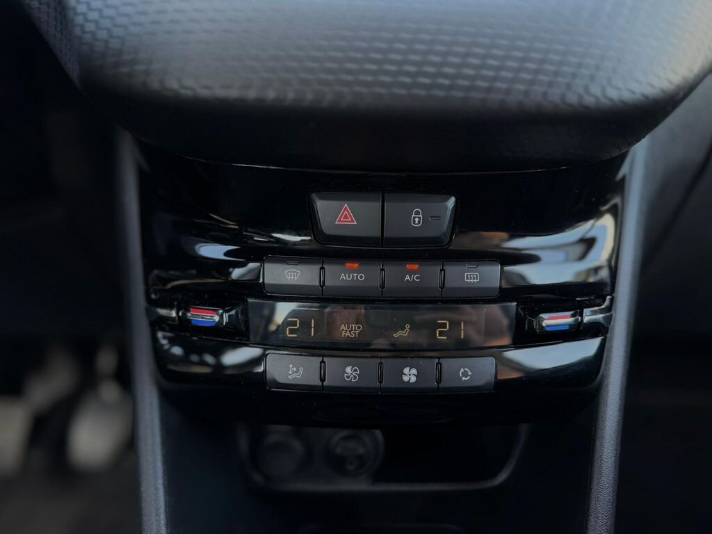 Peugeot 2008 SUV / Terénní 1,2 l 60 kw