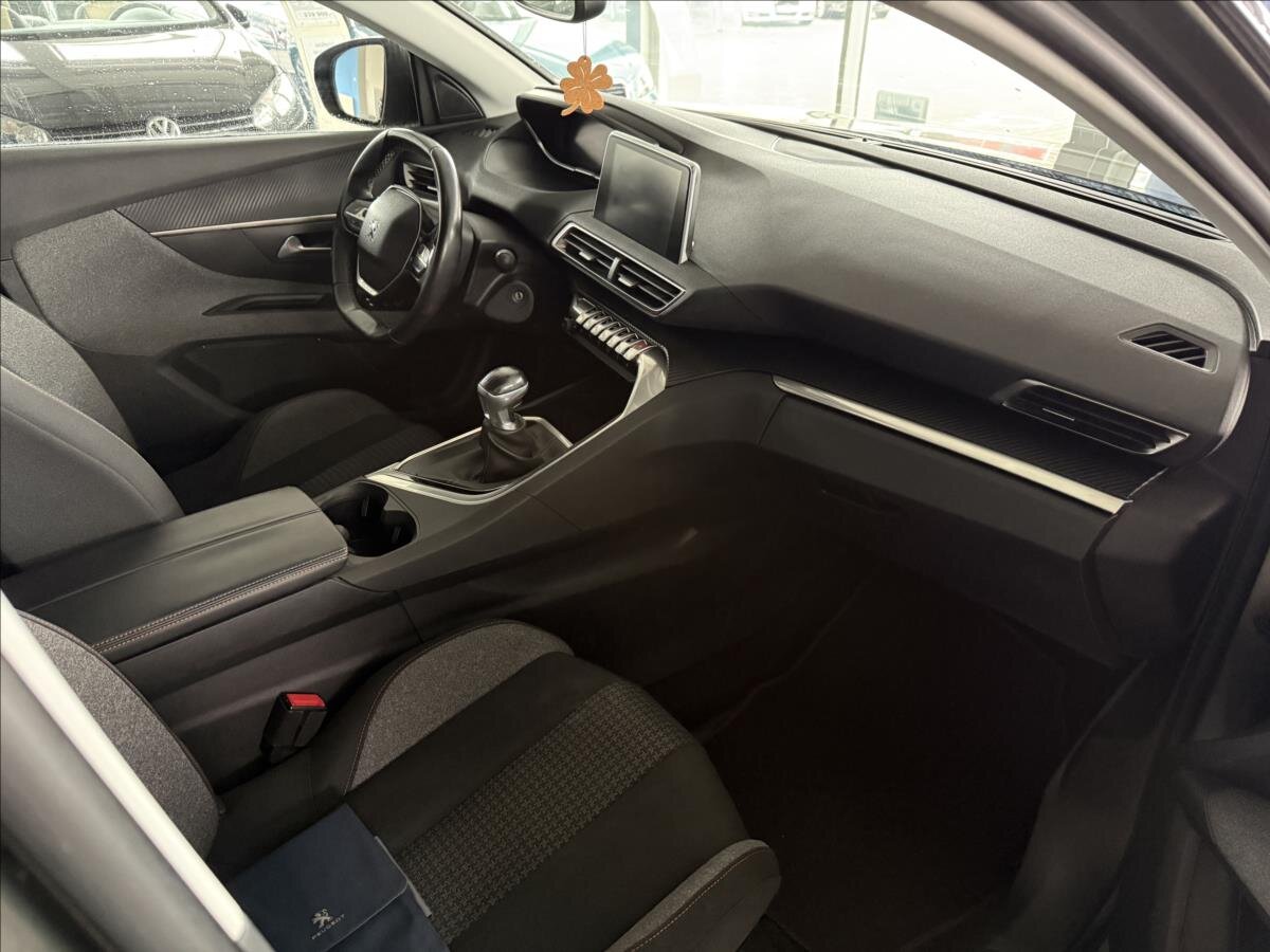 Peugeot 5008 SUV 2,0 l 110 kw