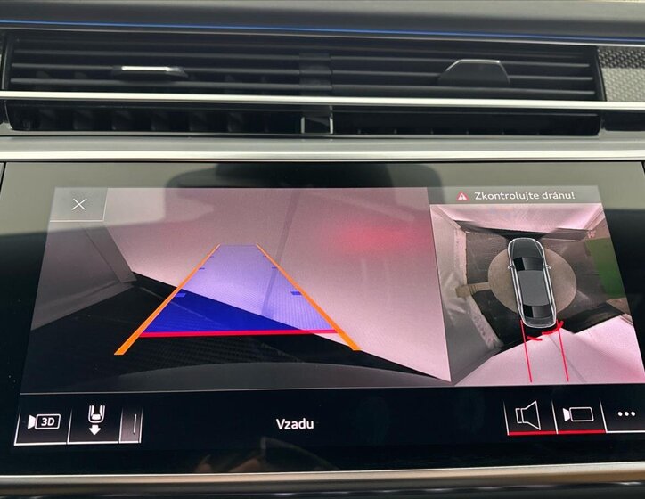 Audi S8 Sedan / Limuzína 4,0 l 420 kw