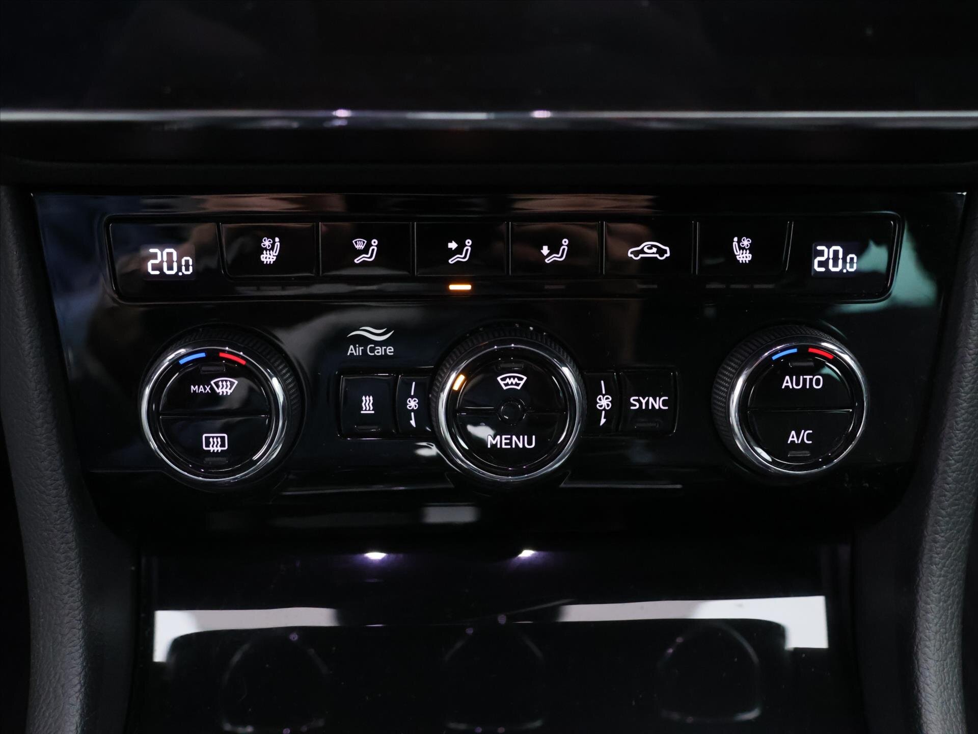 Škoda Superb Sedan / Limuzína 2,0 l 147 kw