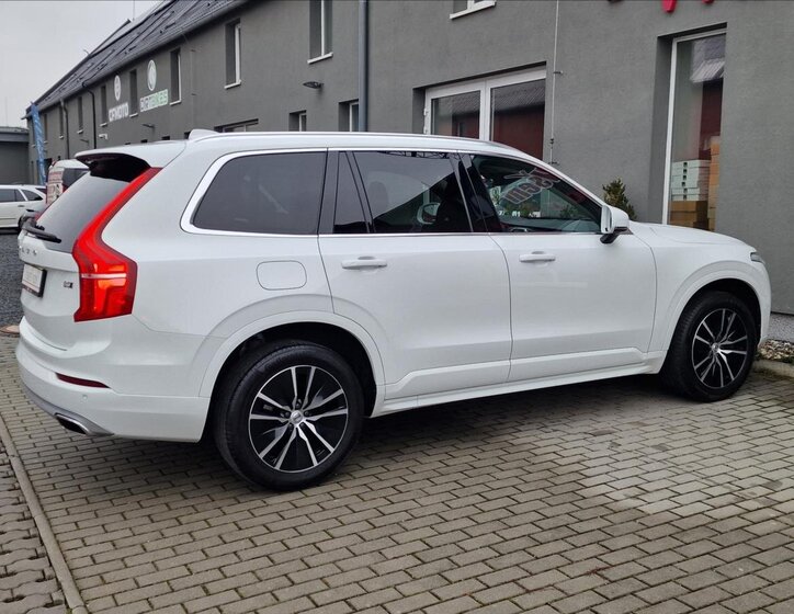 Volvo XC90 11