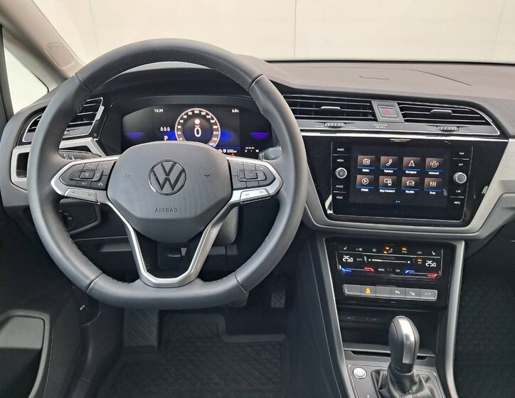 Volkswagen Touran 5