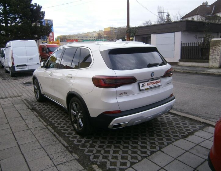 BMW X5 Kombi 3,0 l 195 kw