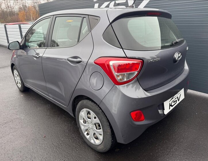 Hyundai i10 9