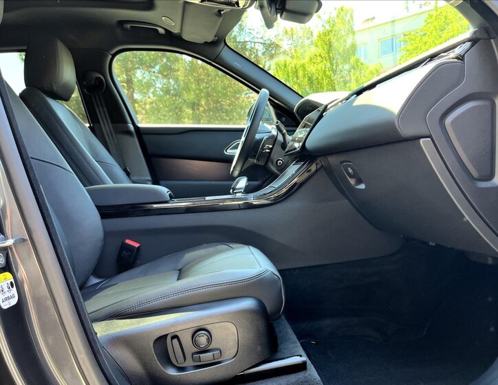 Land Rover Range Rover Velar SUV 2,0 l 150 kw
