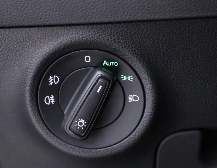 Škoda Karoq SUV / Terénní 1,6 l 85 kw