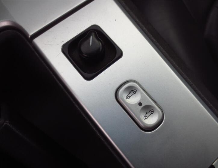 Chrysler Crossfire 19