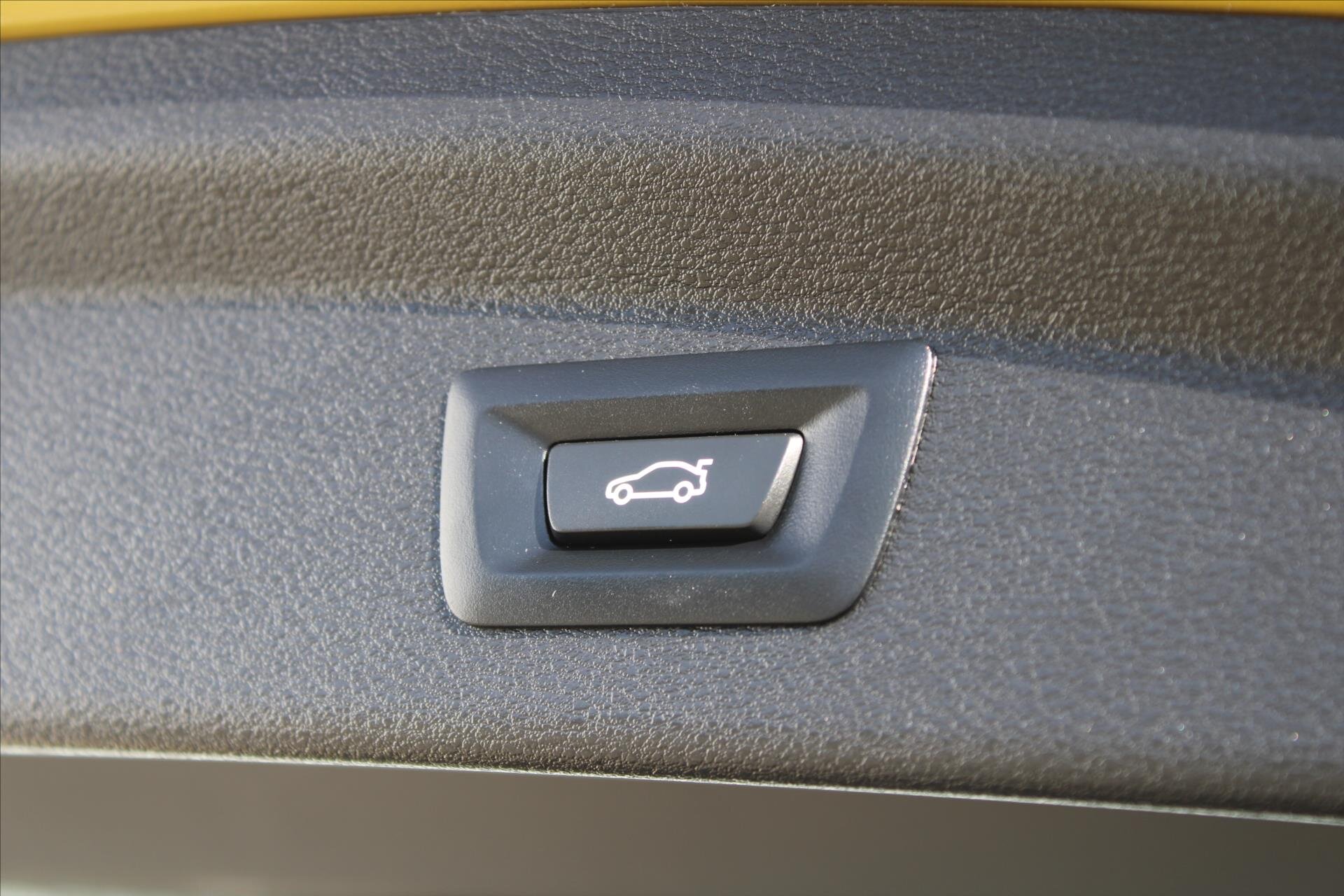 BMW X2 SUV 2,0 l 140 kw