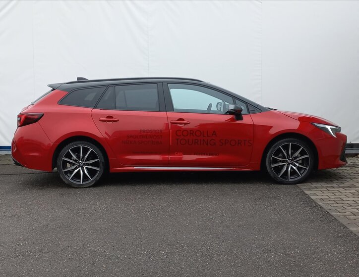 Toyota Corolla Kombi 2,0 l 98 kw