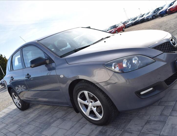 Mazda 3 4