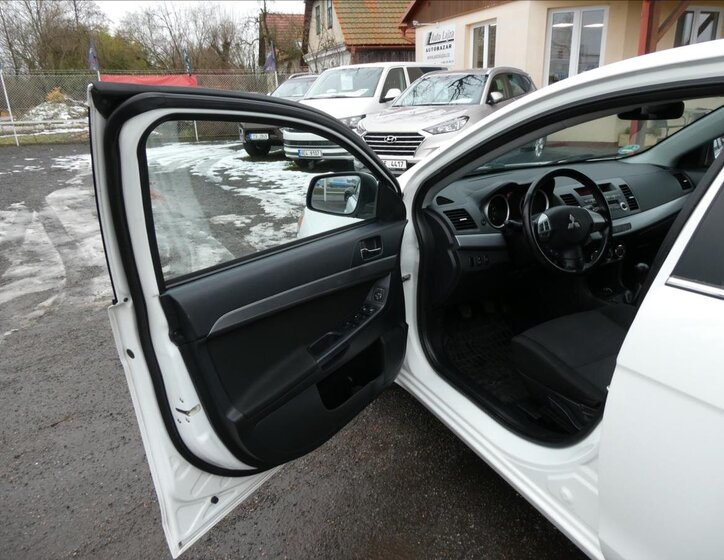 Mitsubishi Lancer 15