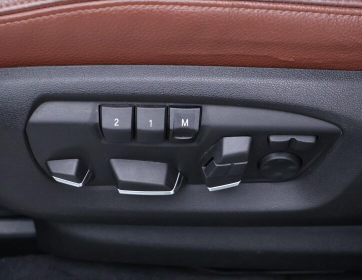 BMW X5 SUV 3,0 l 230 kw