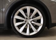 Tesla Model X 32