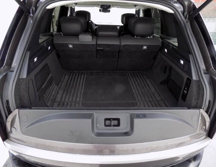 Land Rover Range Rover SUV 4,4 l 390 kw