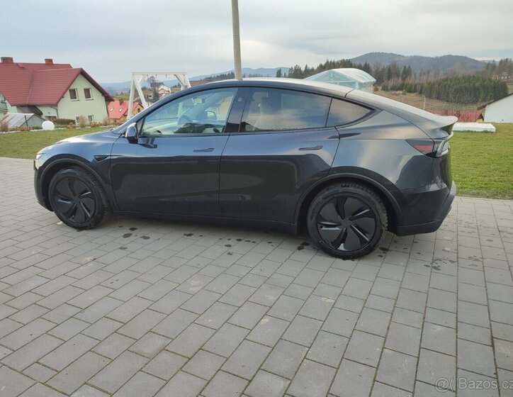 Tesla Model Y Hatchback 0,0 0