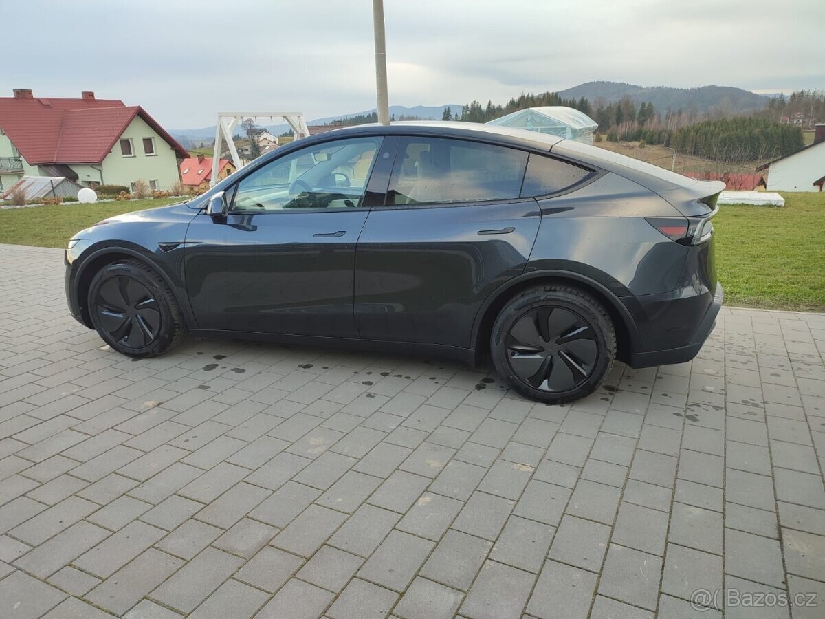 Tesla Model Y Hatchback 0,0 0