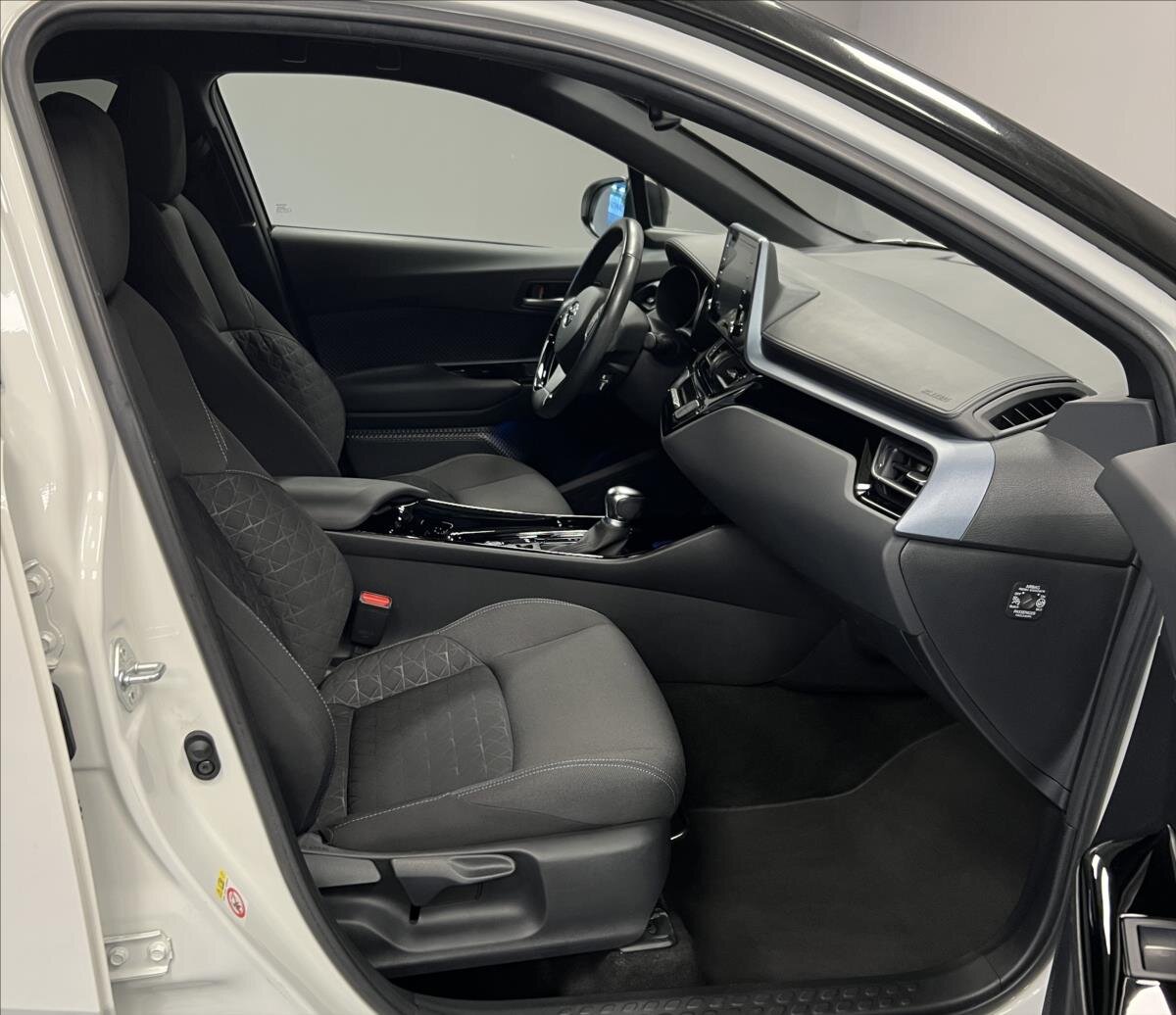 Toyota C-HR Hatchback 1,8 l 72 kw