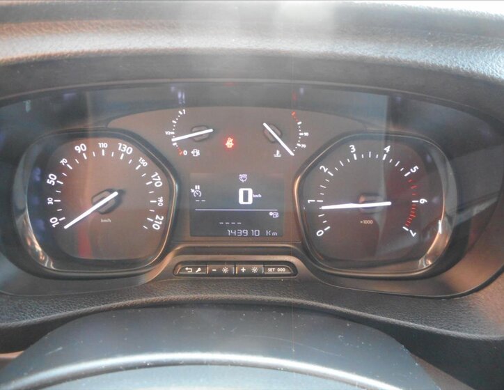 Opel Vivaro Ostatní 2,0 l 106 kw