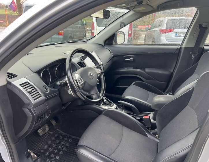 Citroën C-Crosser 4