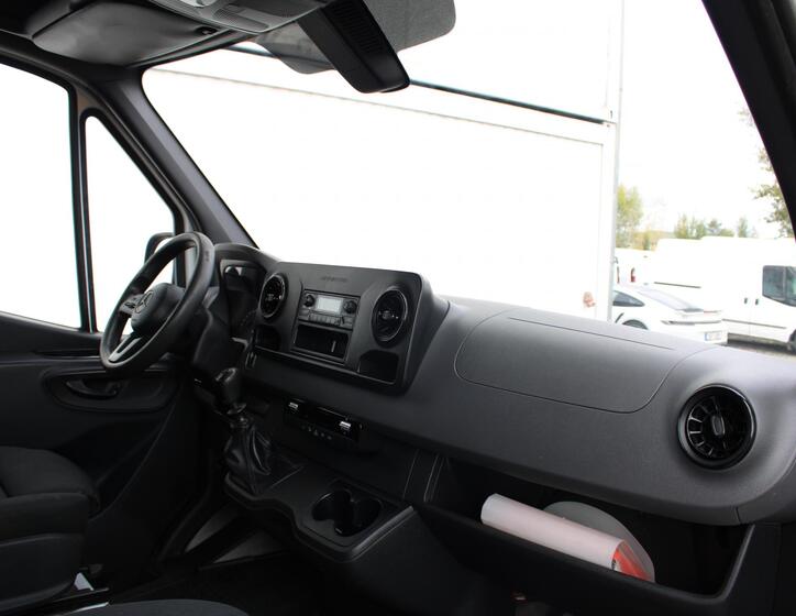 Mercedes-Benz Sprinter 10