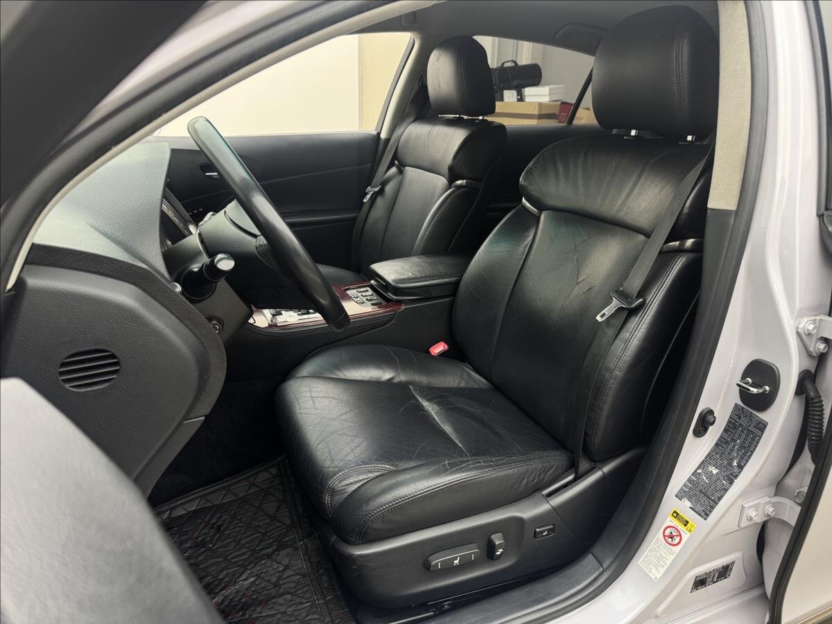 Lexus GS 300 Sedan / Limuzína 3,0 l 183 kw