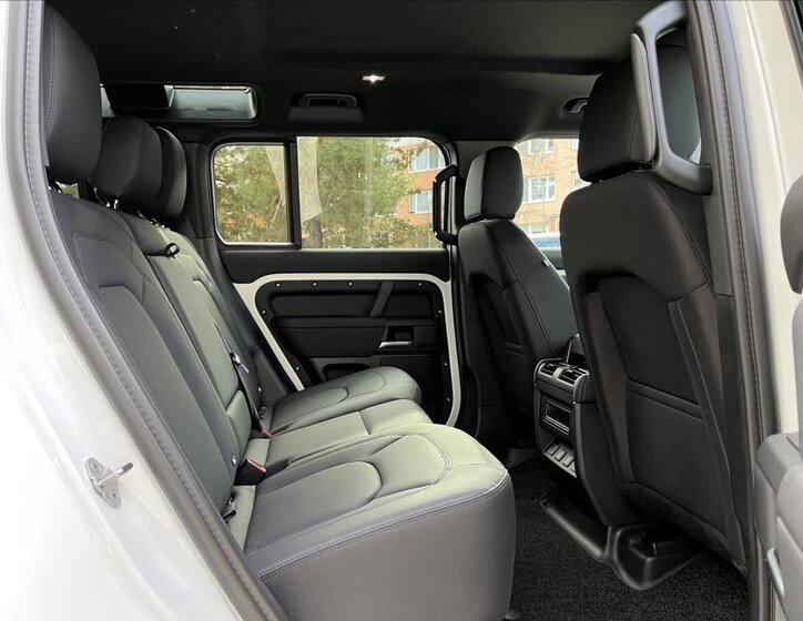 Land Rover Defender SUV / Terénní 3,0 l 147 kw