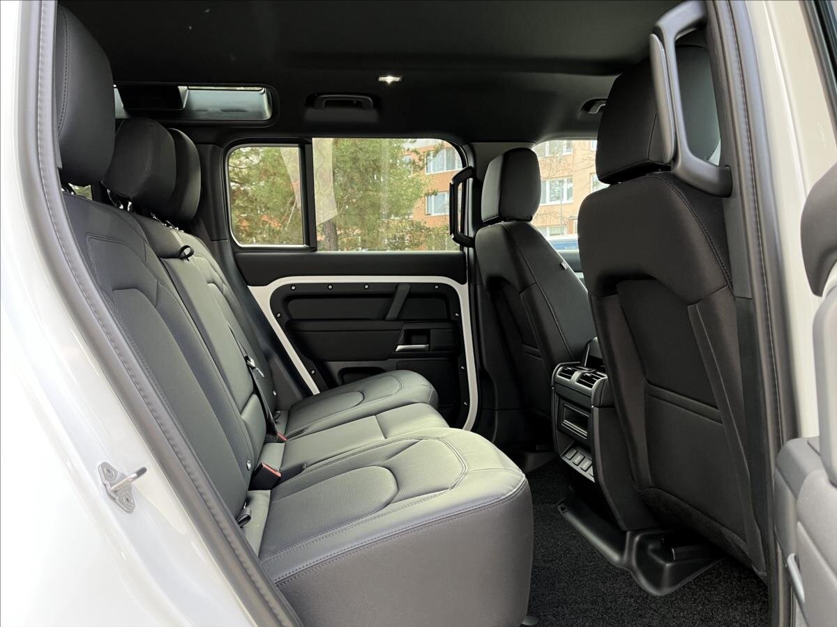 Land Rover Defender SUV / Terénní 3,0 l 147 kw