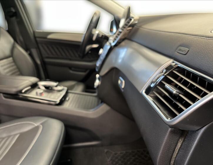 Mercedes-Benz GLE 17