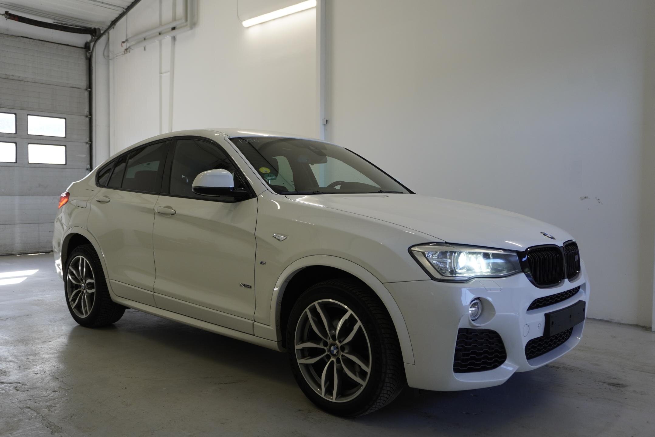 BMW X4 SUV / Terénní 3,0 l 230 kw
