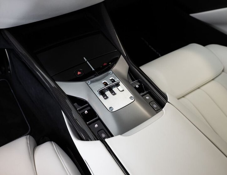 Ferrari Ostatní SUV 6,5 l 529 kw