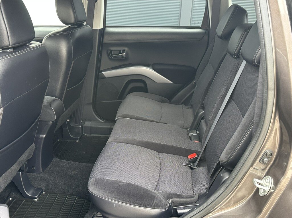 Mitsubishi Outlander SUV 2,3 l 130 kw