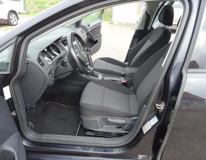 Volkswagen Golf Kombi 1,6 l 81 kw