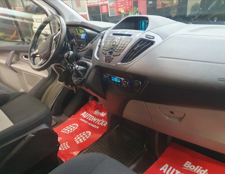 Ford Tourneo Custom Kombi 2,2 l 92 kw