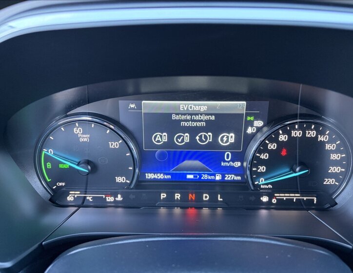 Ford Kuga SUV / Terénní 2,5 l 165 kw