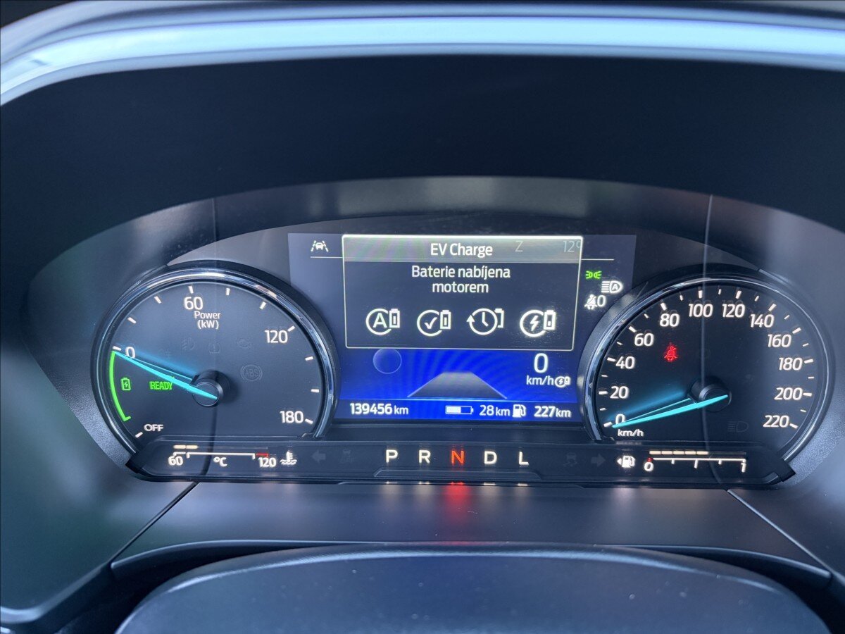 Ford Kuga SUV / Terénní 2,5 l 165 kw