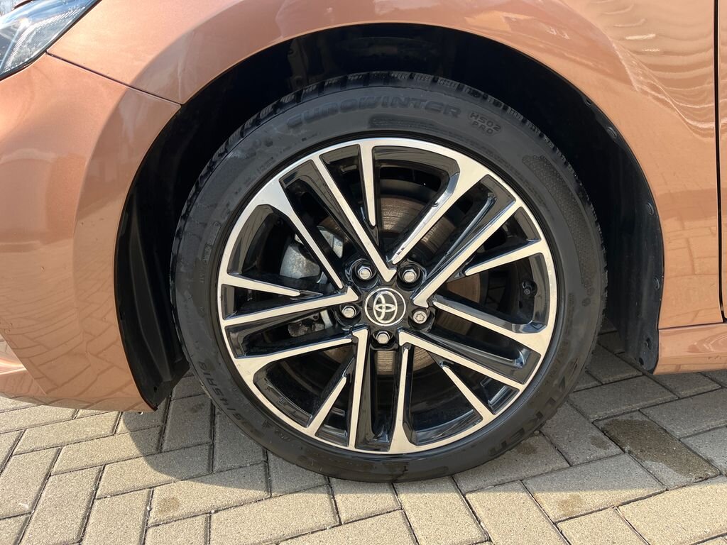 Toyota Camry Sedan / Limuzína 2,5 l 137 kw