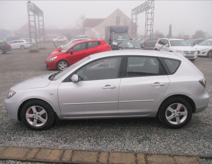 Mazda 3 8