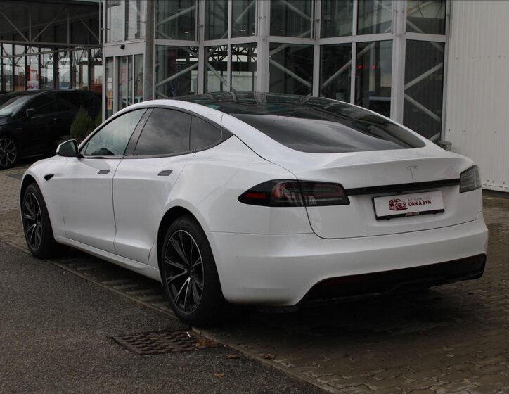 Tesla Model S Hatchback 0,0 493 kw
