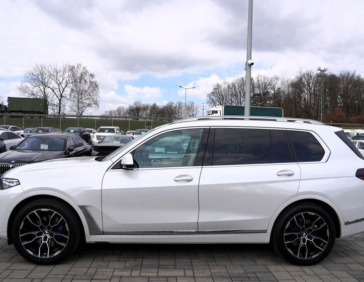 BMW X7 SUV / Terénní 3,0 l 250 kw