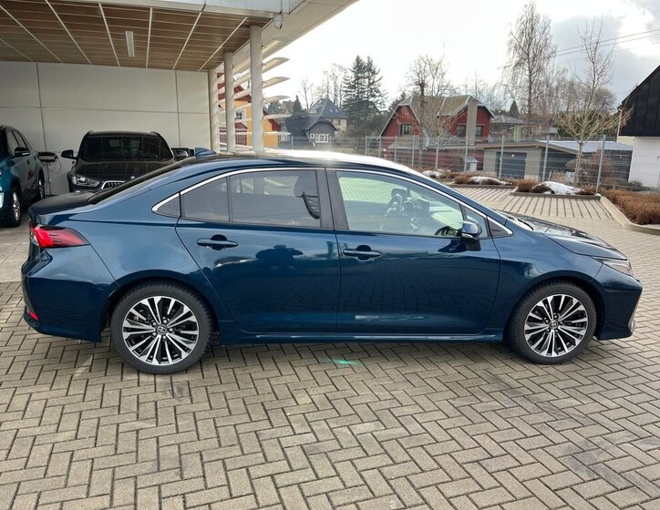 Toyota Corolla Sedan 1,5 l 92 kw