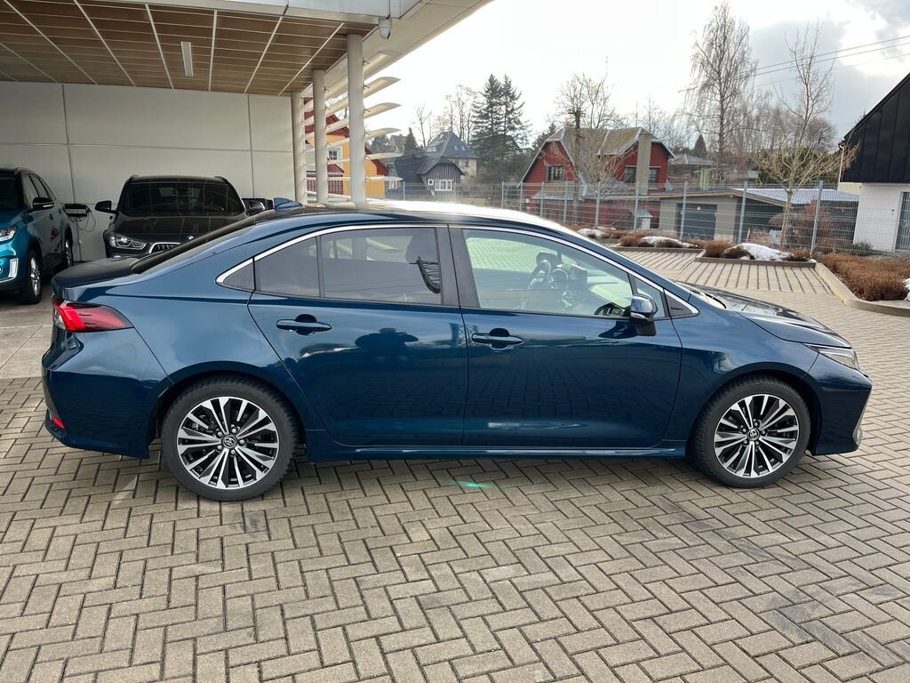Toyota Corolla Sedan 1,5 l 92 kw