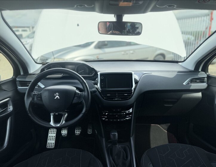 Peugeot 2008 SUV / Terénní 1,2 l 61 kw