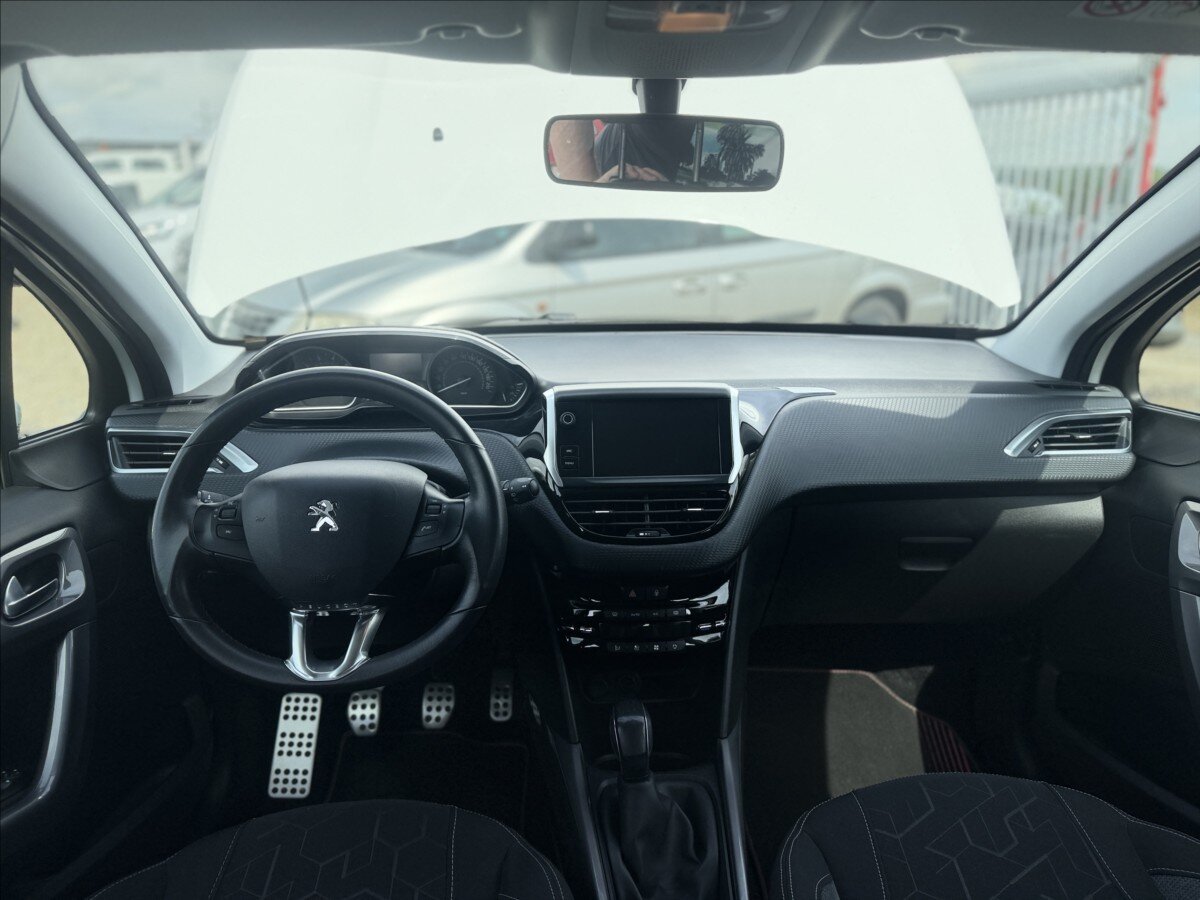 Peugeot 2008 SUV / Terénní 1,2 l 61 kw