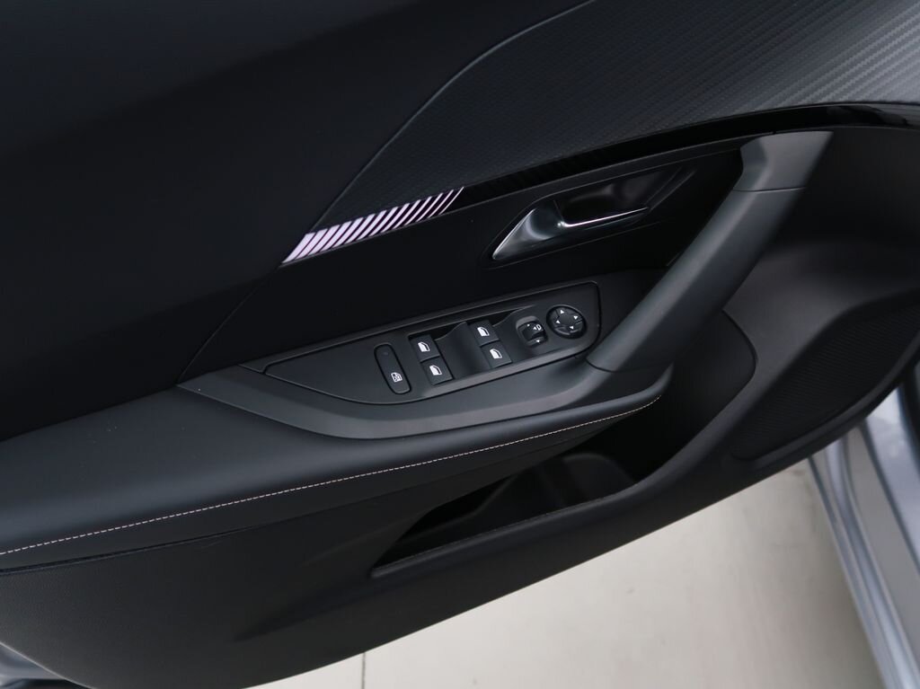 Peugeot 2008 SUV / Terénní 1,2 l 74 kw