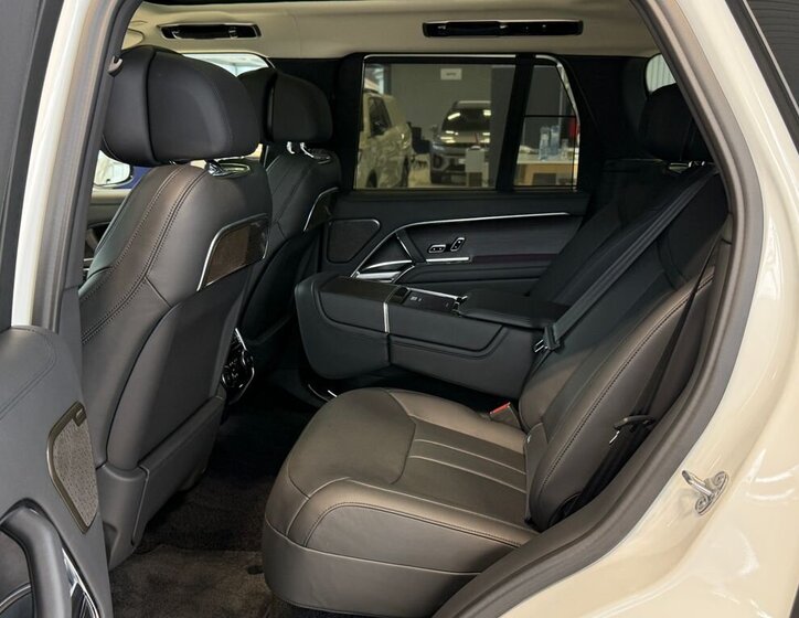 Land Rover Range Rover SUV / Terénní 4,4 l 390 kw