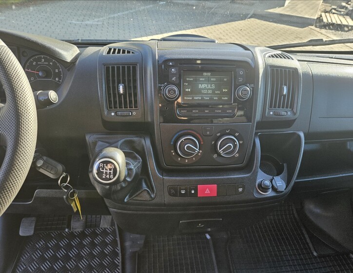 Peugeot Boxer 11