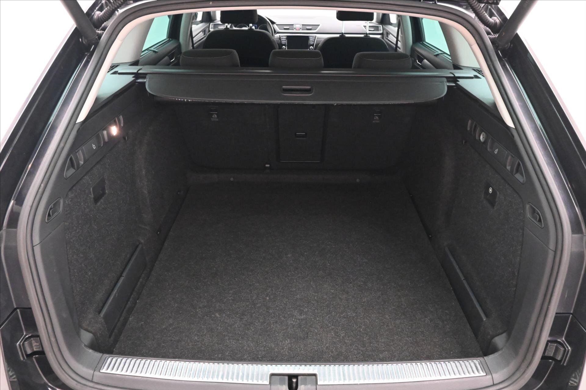 Škoda Superb Kombi 2,0 l 110 kw