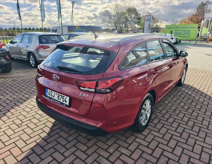 Hyundai i30 Kombi 998,0 88 kw