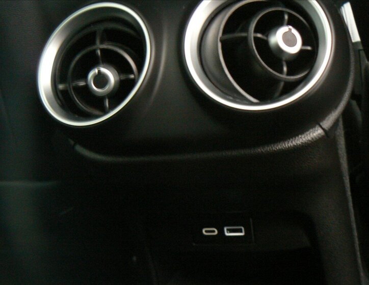 Alfa Romeo Stelvio SUV 2,1 l 154 kw